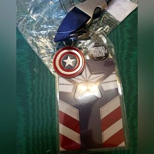 Marvel Captain America Lanyard card holder with metal emblem nwt